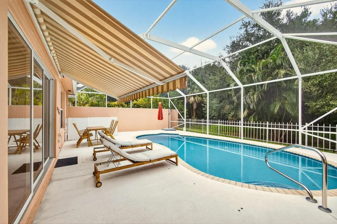 Photo of 130 S Hampton Drive