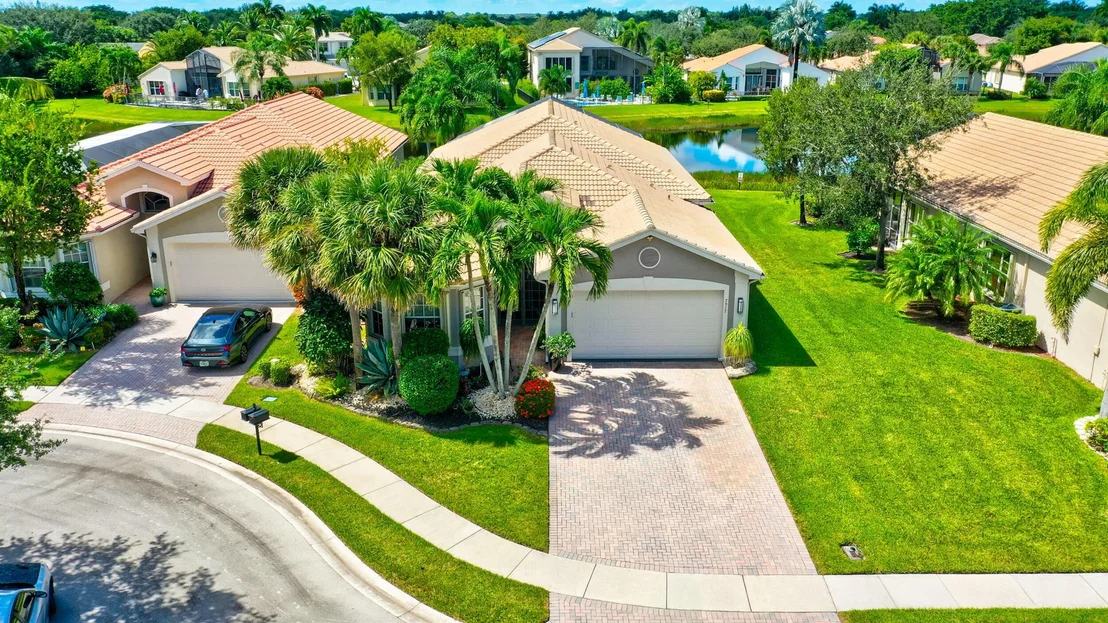 Photo of 7917 Charlemont Point