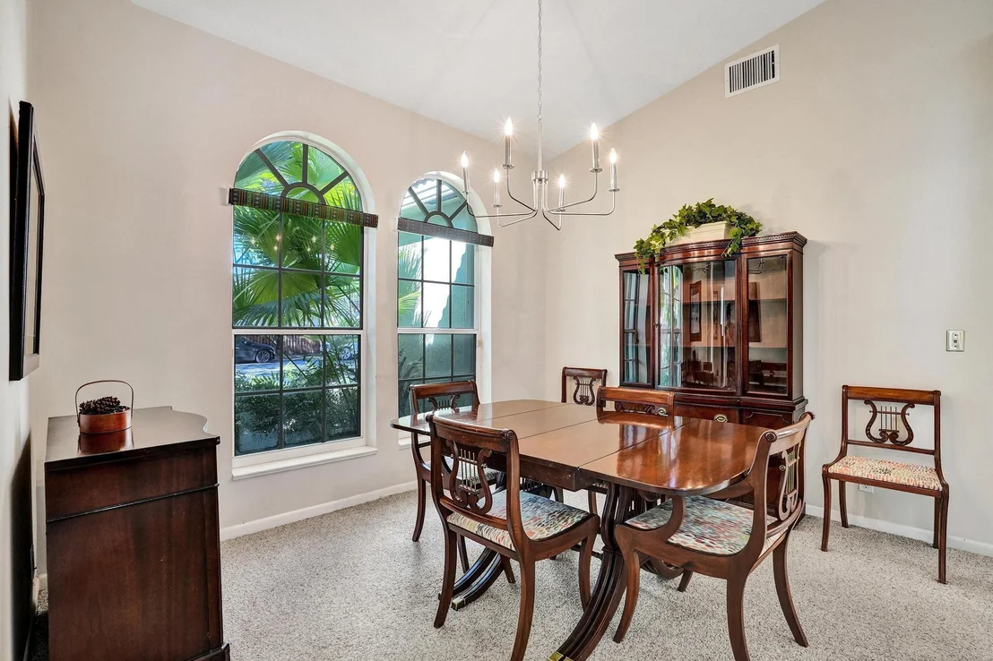 Photo of 4095 Augusta Avenue