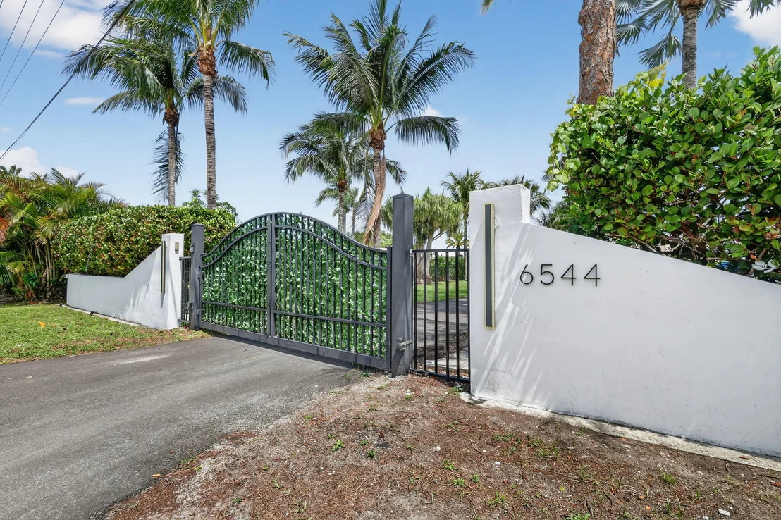 Photo of 6544 Eastview Drive