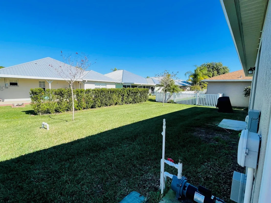 Photo of 787 SE 25th Drive