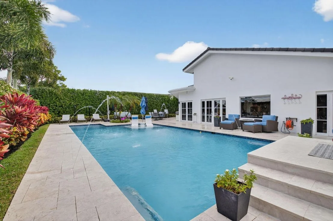 Photo of 4911 Pineview Circle