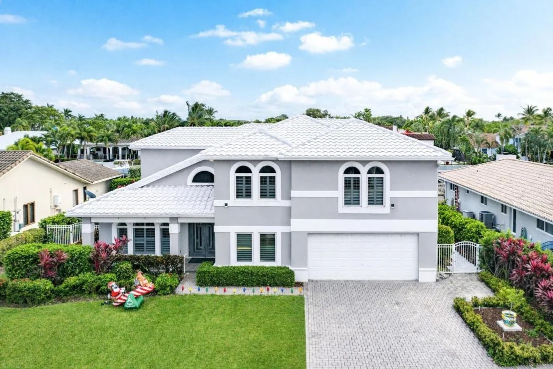 Photo of 678 Carriage Hill Lane
