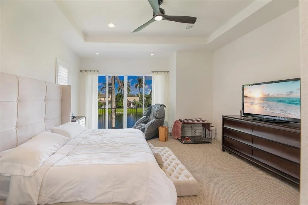 Photo of 4734 Lakeside Terrace