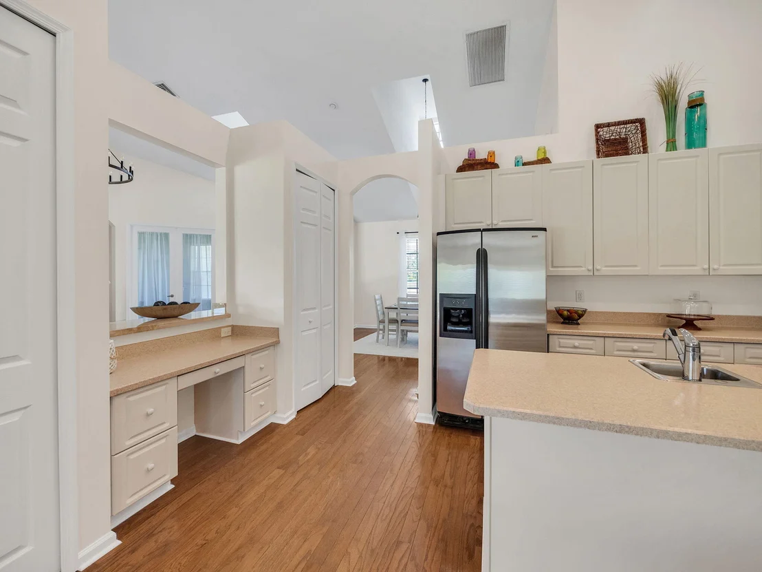 Photo of 8465 Mandarin Boulevard