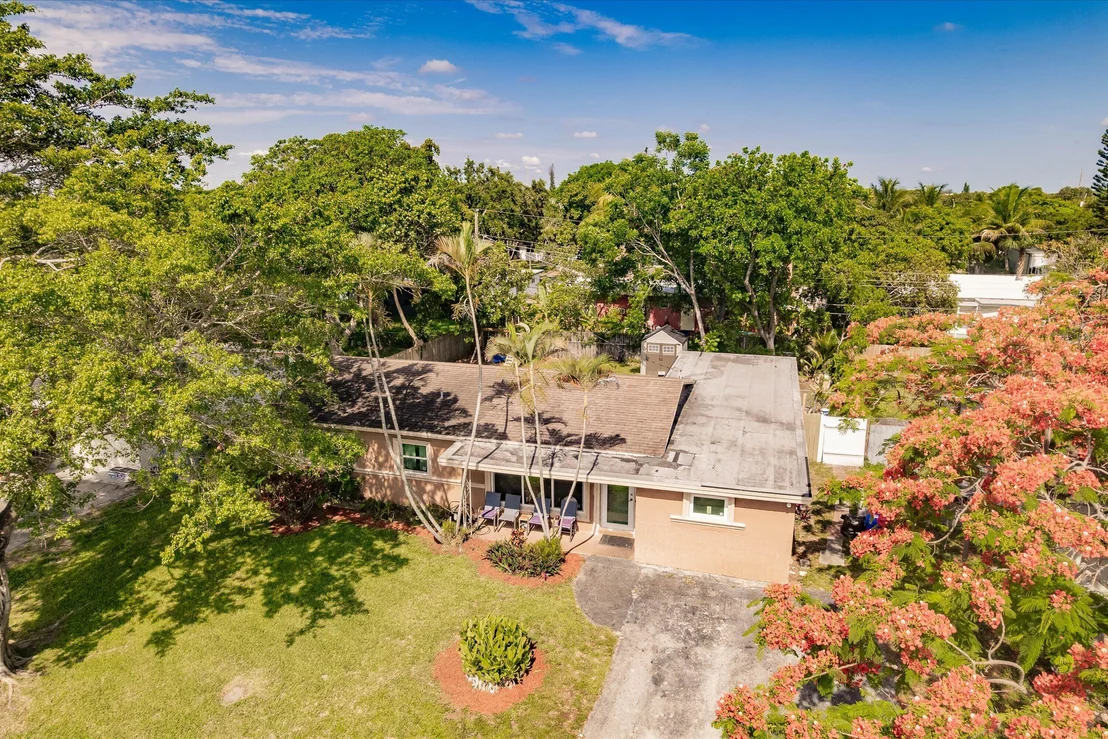 Photo of 1671 N Cypress Road