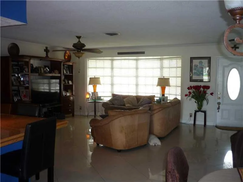 Photo of 6298 Lakeshore Drive
