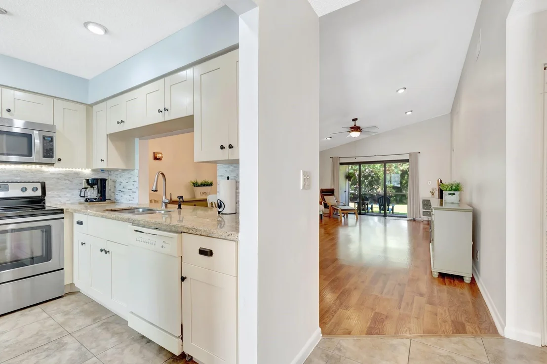 Photo of 4336 Palm Forest Drive