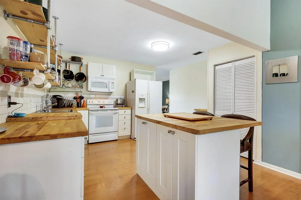 Photo of 16221 130th Way N