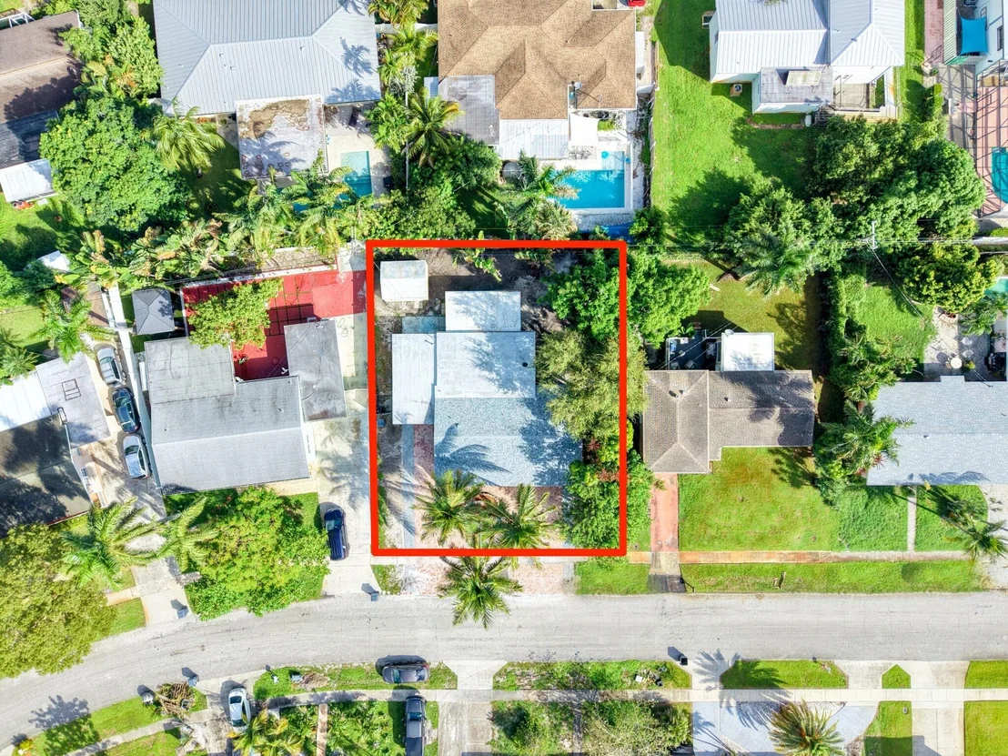 Photo of 1421 Crest Drive