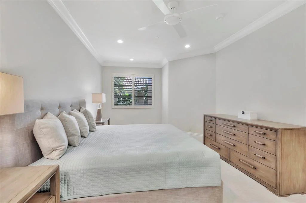 Photo of 4022 S Ocean Boulevard