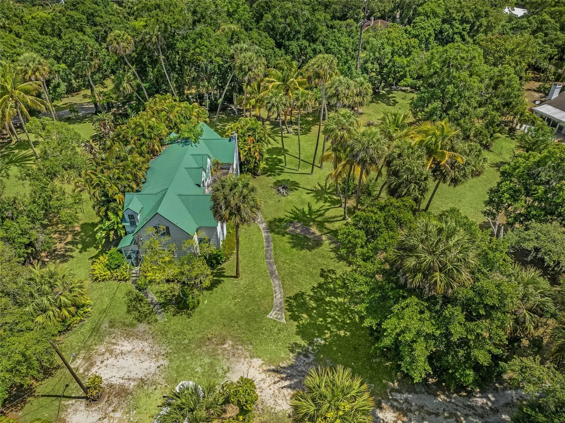 Photo of 4935 11th Lane