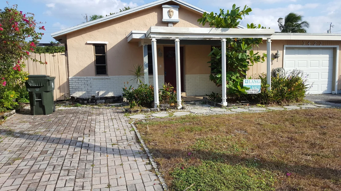 Photo of 3422 N Dixie Highway