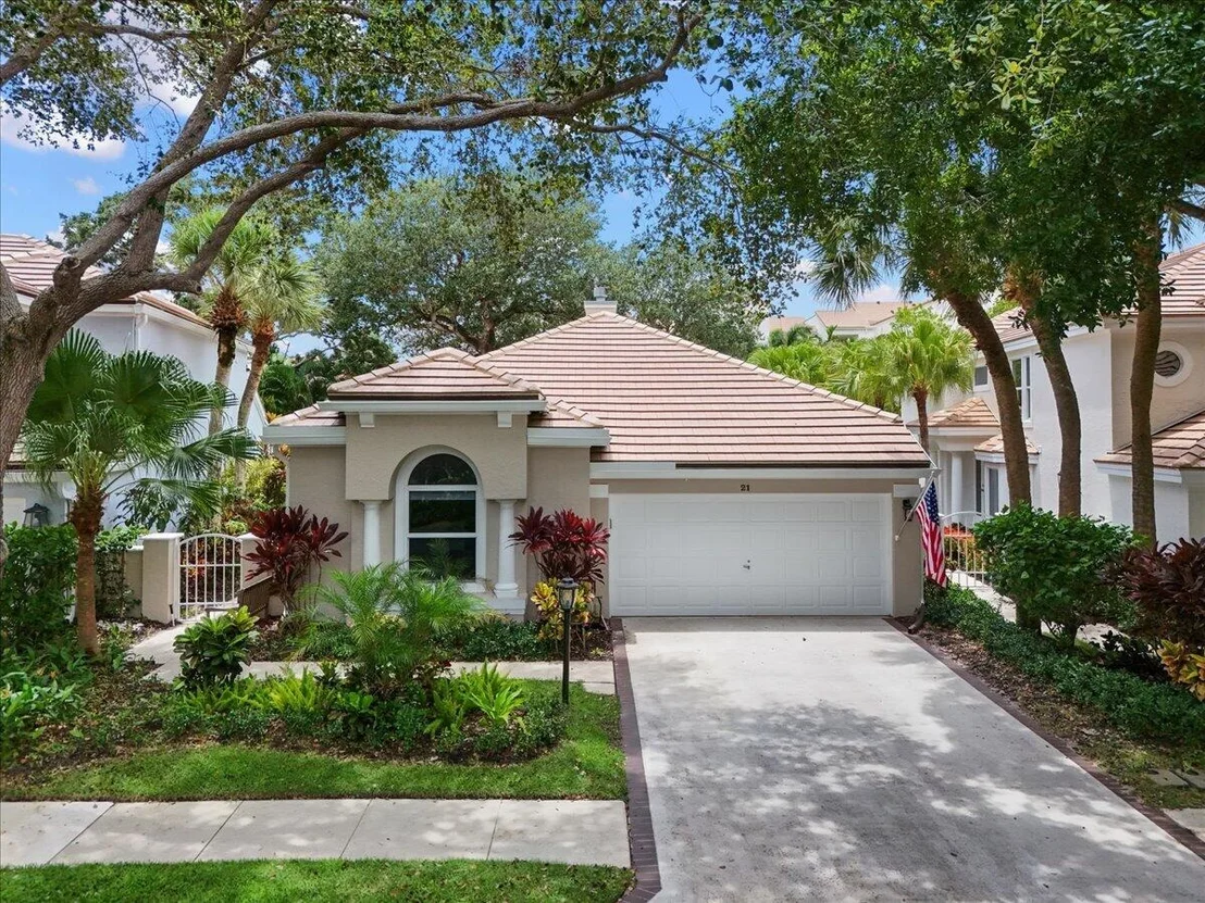 Photo of 21 Grand Bay Circle