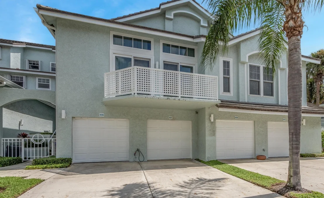Photo of 607 Mainsail Circle