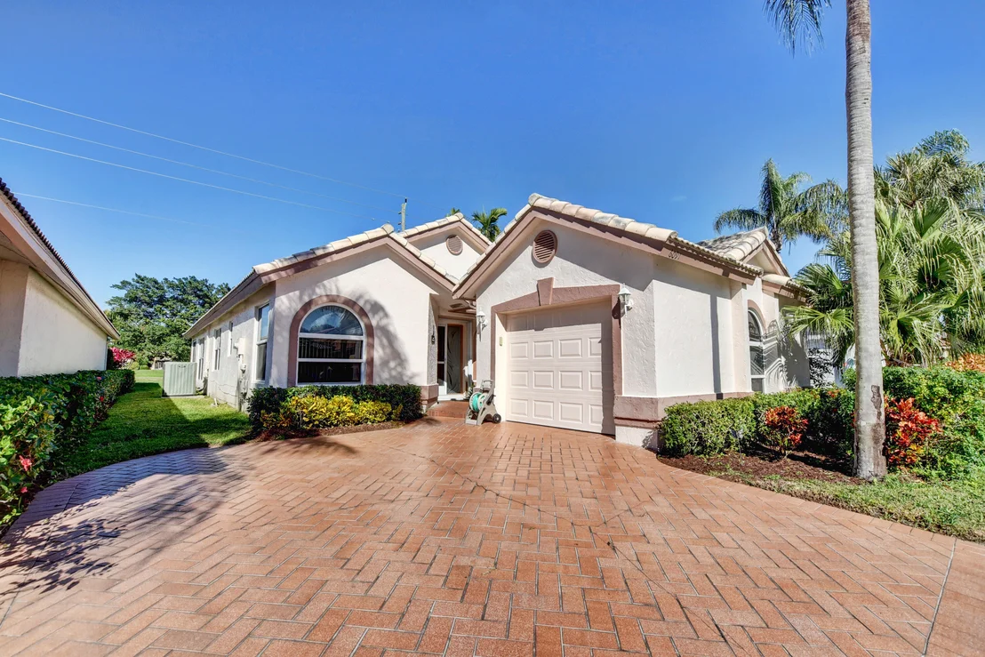Photo of 6091 Bay Isles Drive
