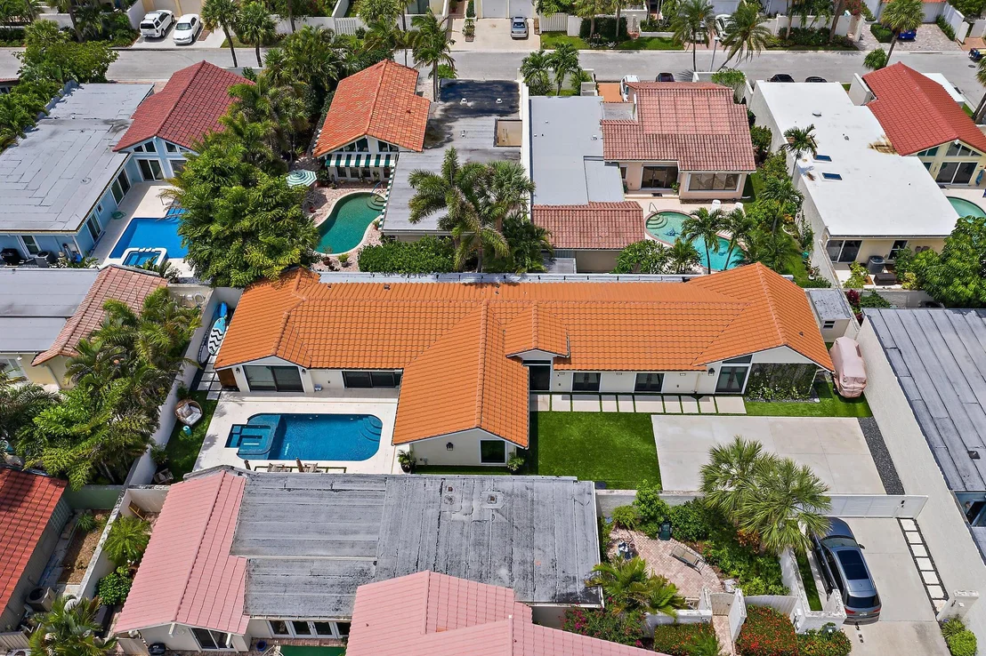 Photo of 105 W Tarpon Lane W