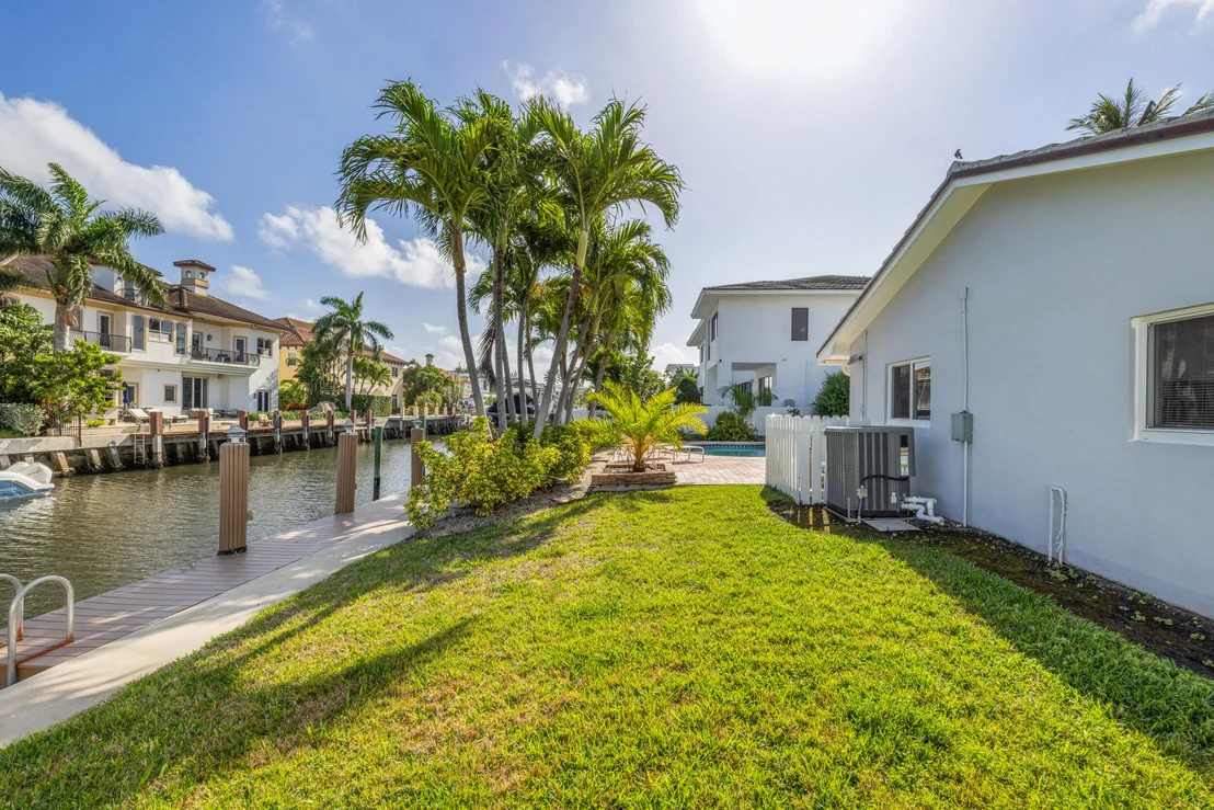 Photo of 925 Cypress Drive