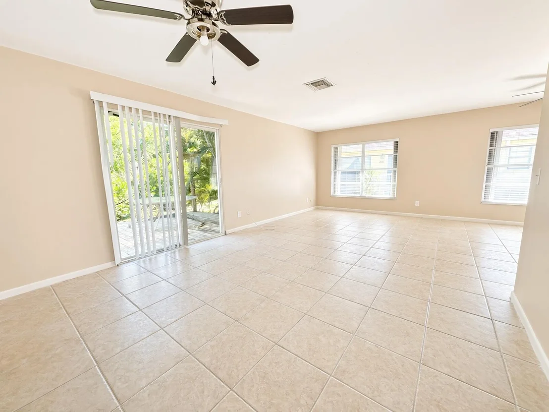 Photo of 4725 SE TERI Place