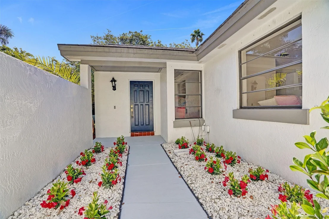 Photo of 2183 Montpeliar