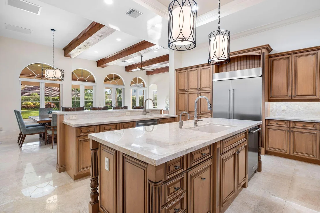 Photo of 384 Royal Palm Way