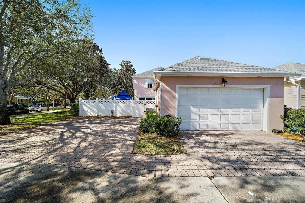 Photo of 313 Bougainvillea Drive