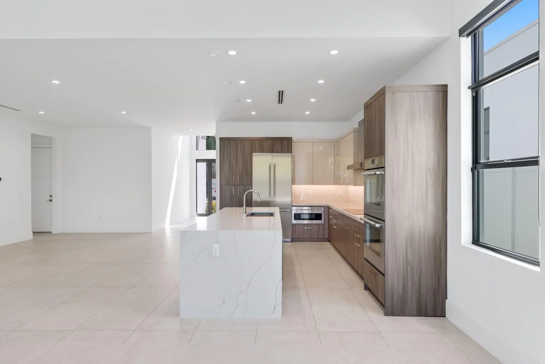 Photo of 655 Kingsbridge Street
