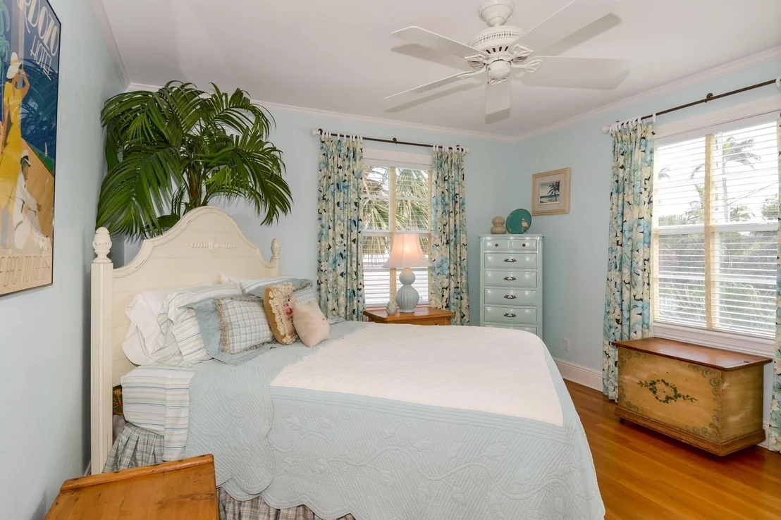 Photo of 1102 Miramar Drive