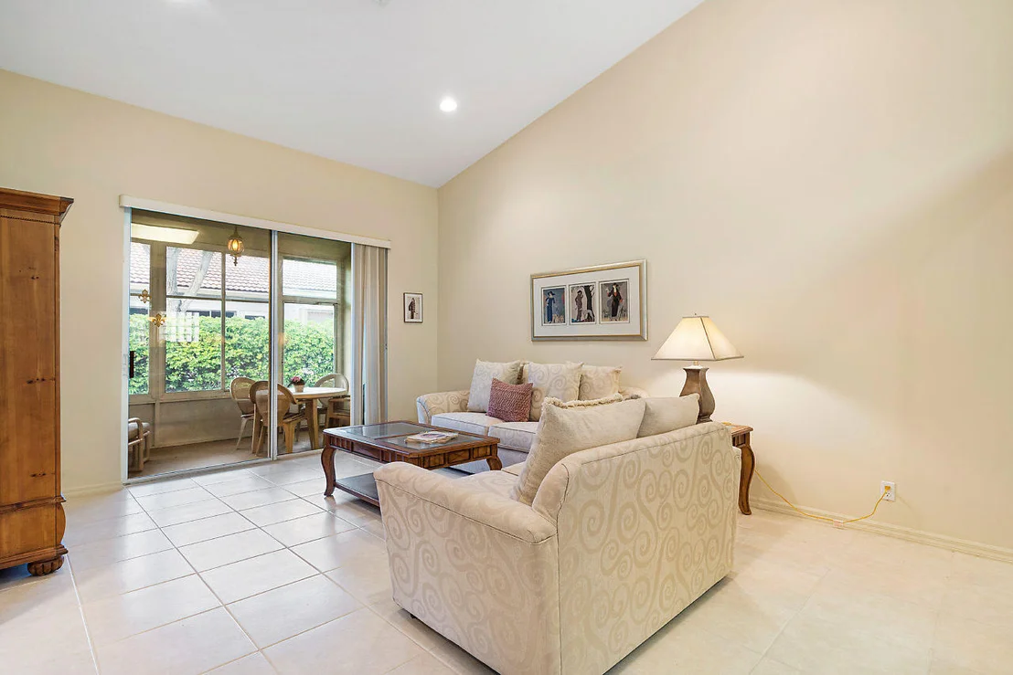 Photo of 6253 Heliconia Road
