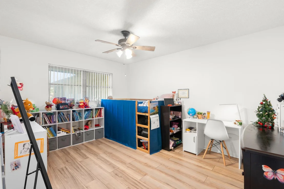 Photo of Unit 3021 at 3000 Riverside Drive
