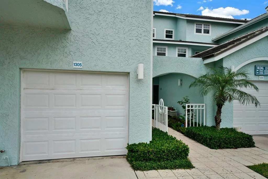 Photo of 1305 Mainsail Circle