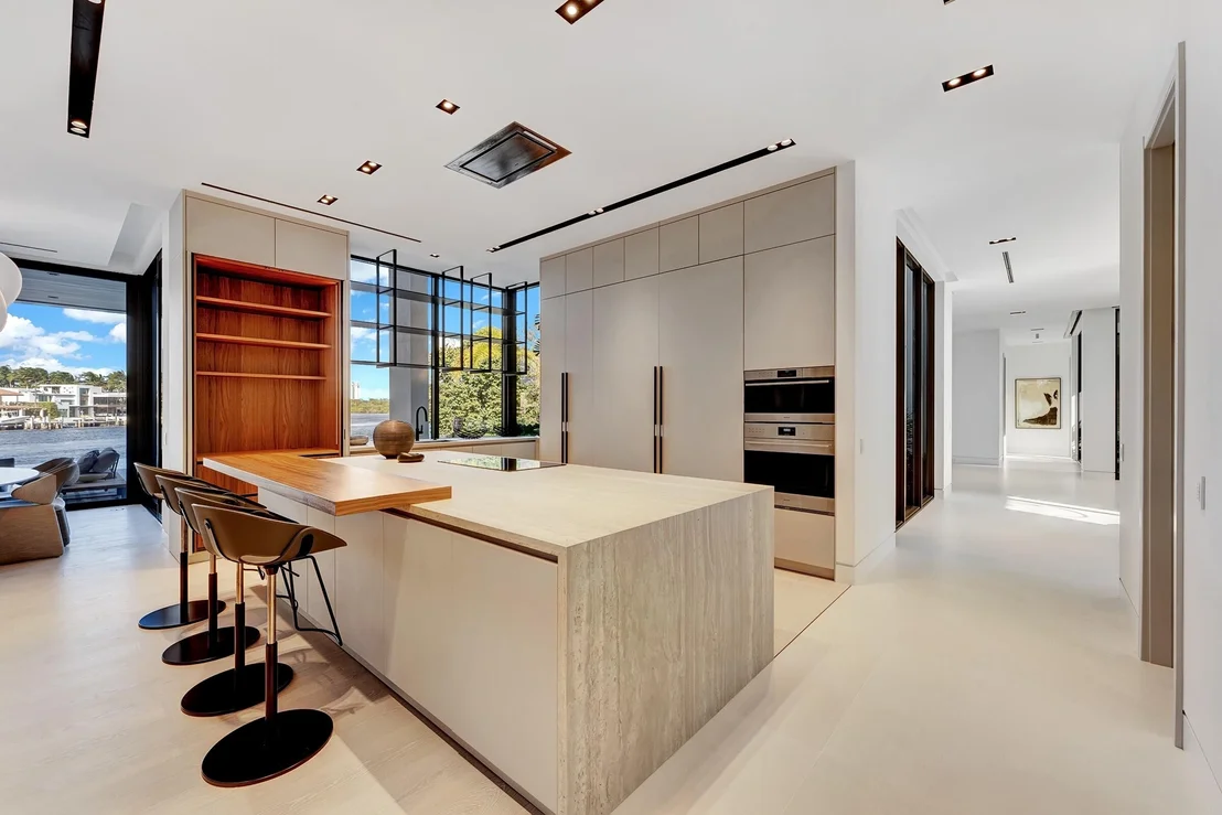 Photo of 829 Orchid Drive