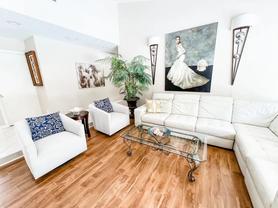Photo of 4563 Gleneagles Drive