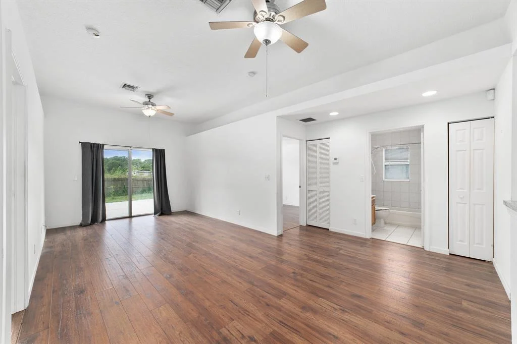 Photo of 6934 Mitchell Street