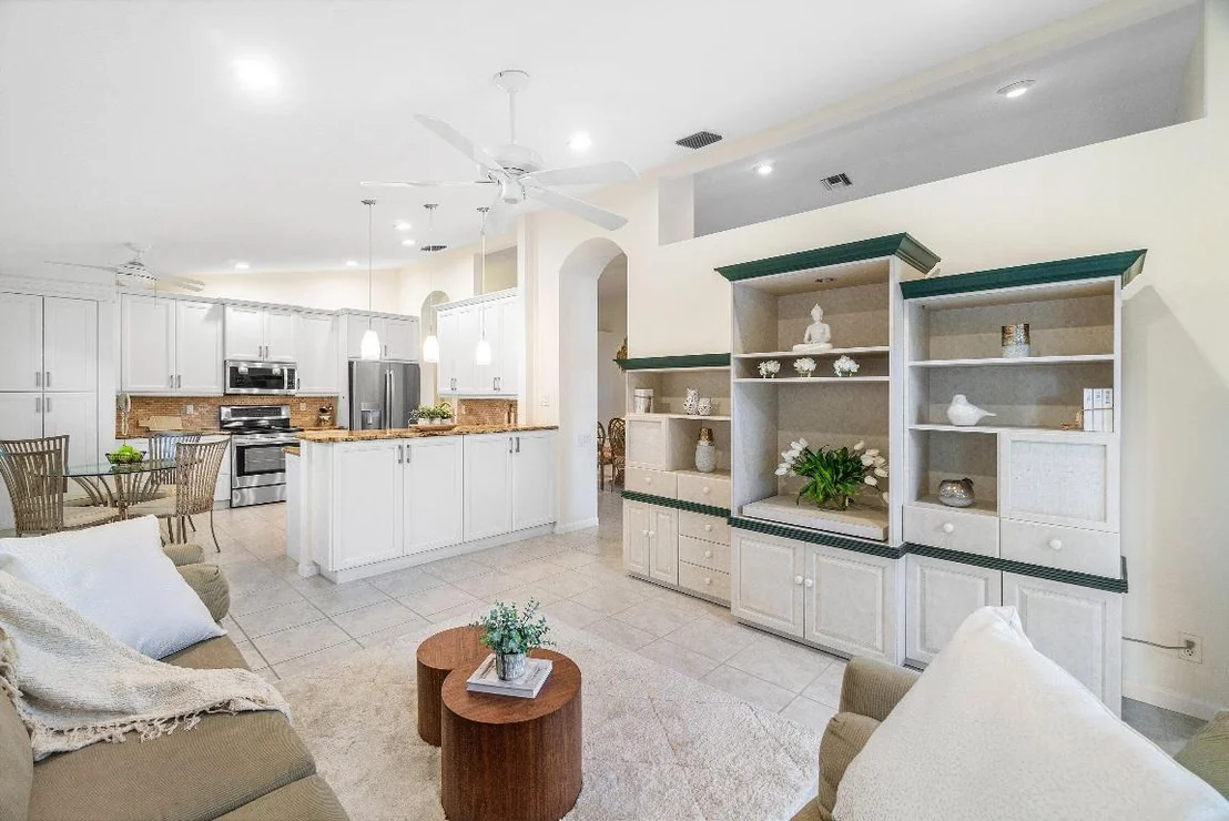 Photo of 6698 Sherbrook Drive