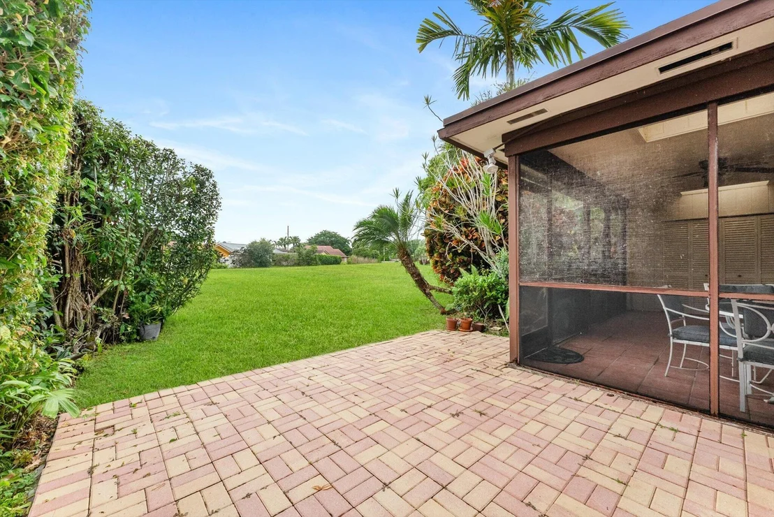 Photo of 6886 Tiburon Circle