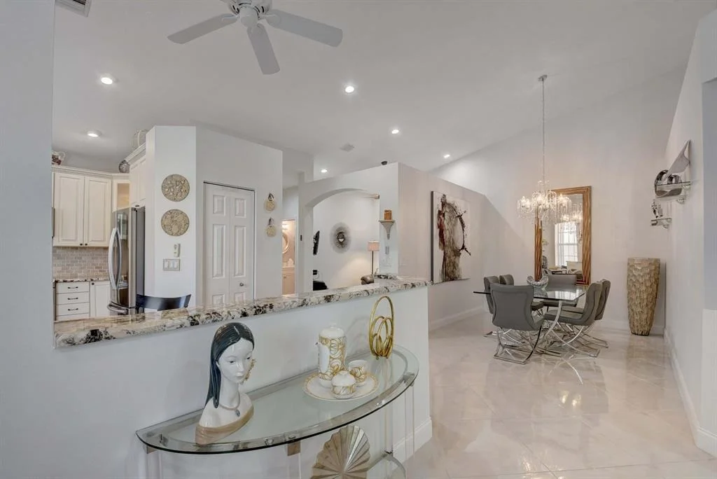 Photo of 6169 Heliconia Road