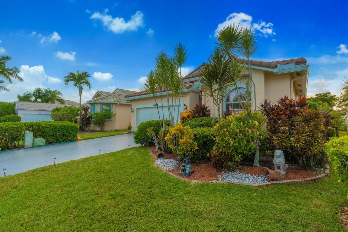 Photo of 10827 Madison Drive