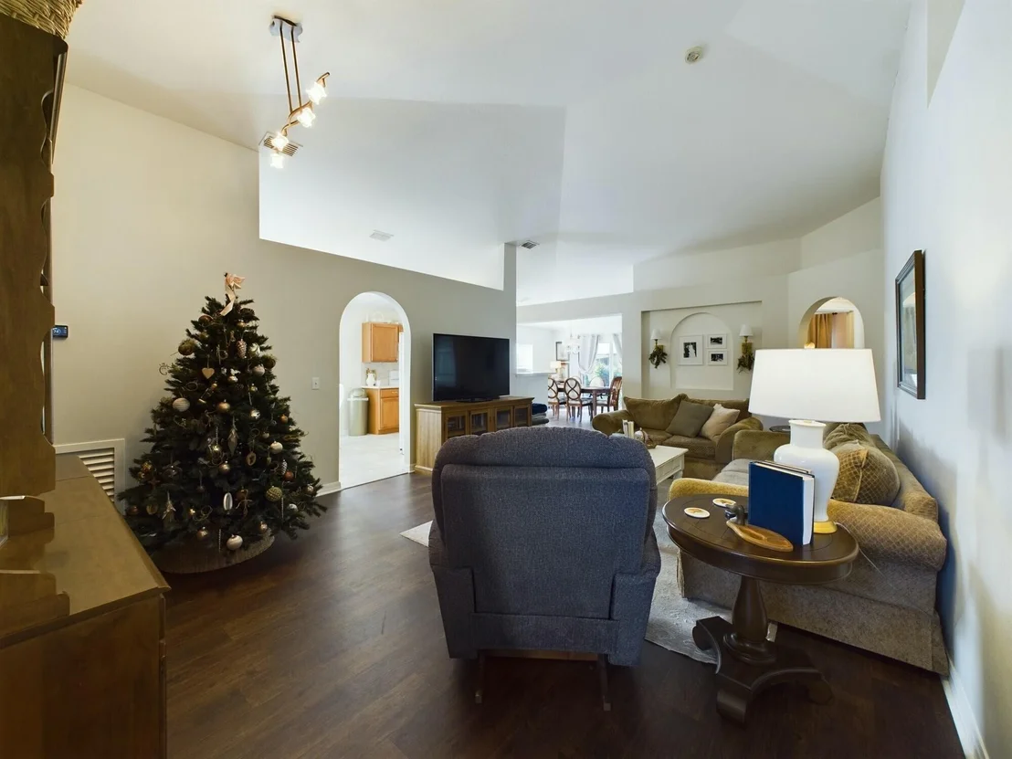 Photo of 467 SE 38th Avenue