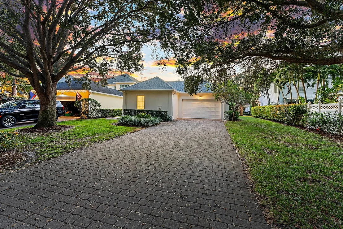 Photo of 213 Barbados Drive