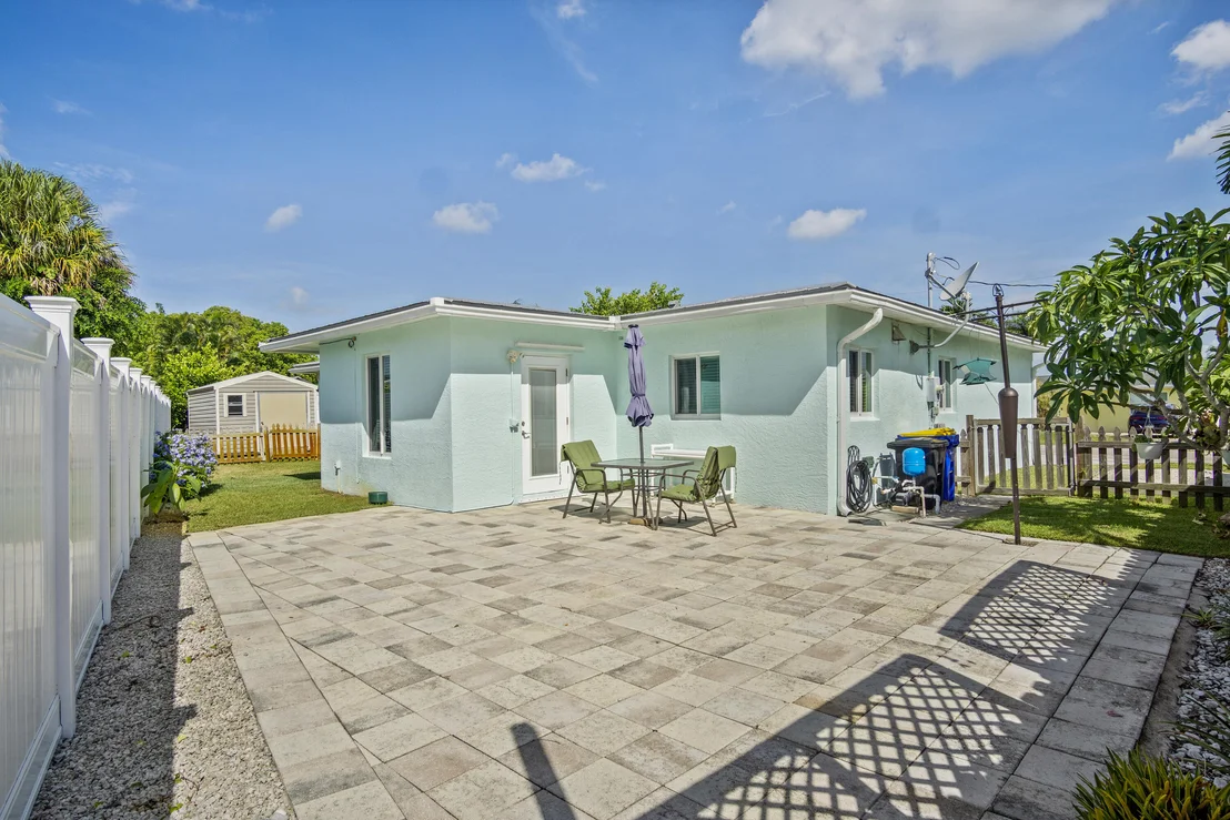 Photo of 195 SW Cabana Point Circle