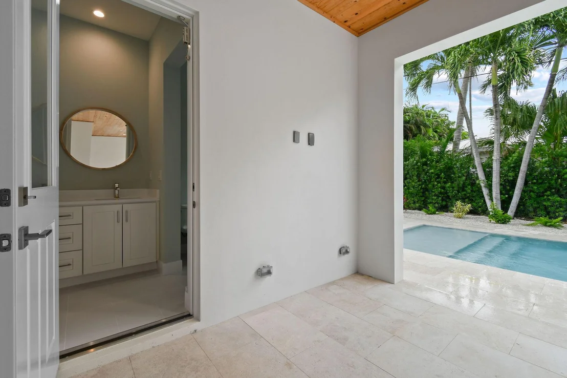 Photo of 3367 Cove Road