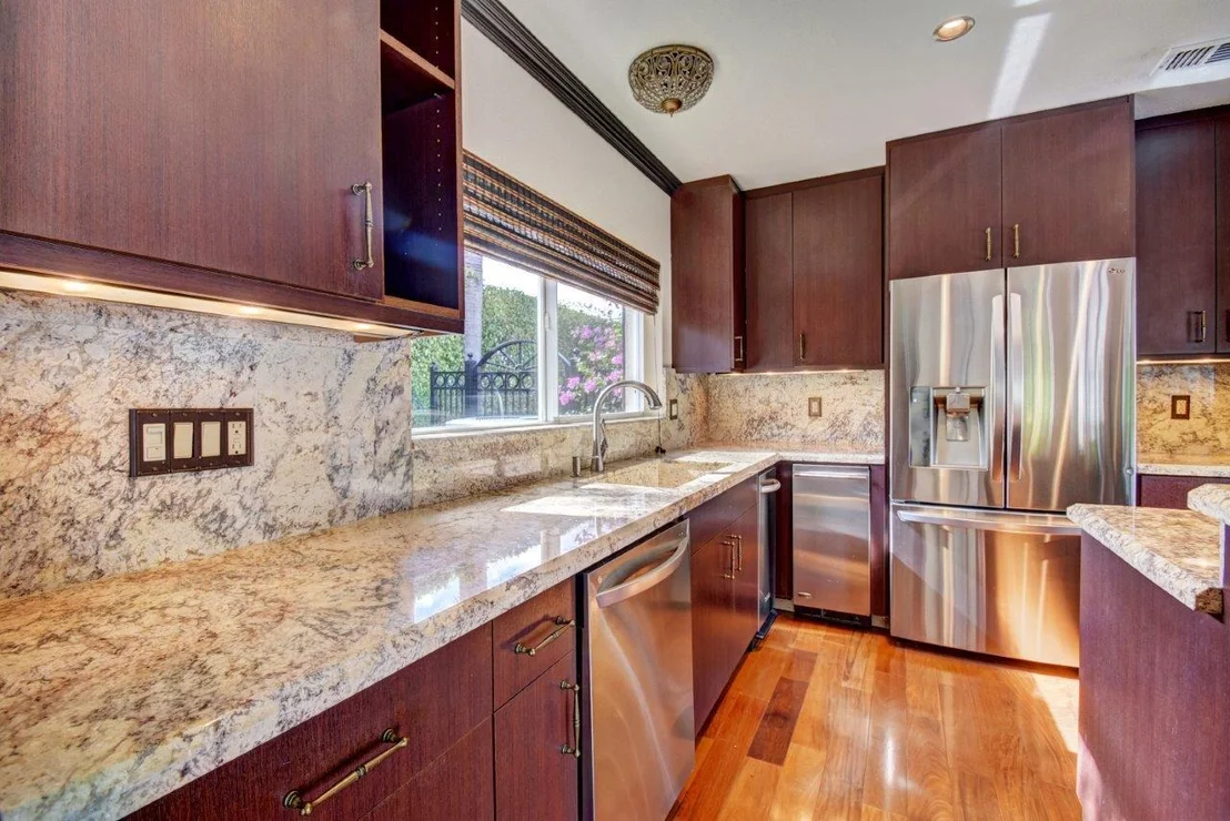 Photo of 998 Cypress Way