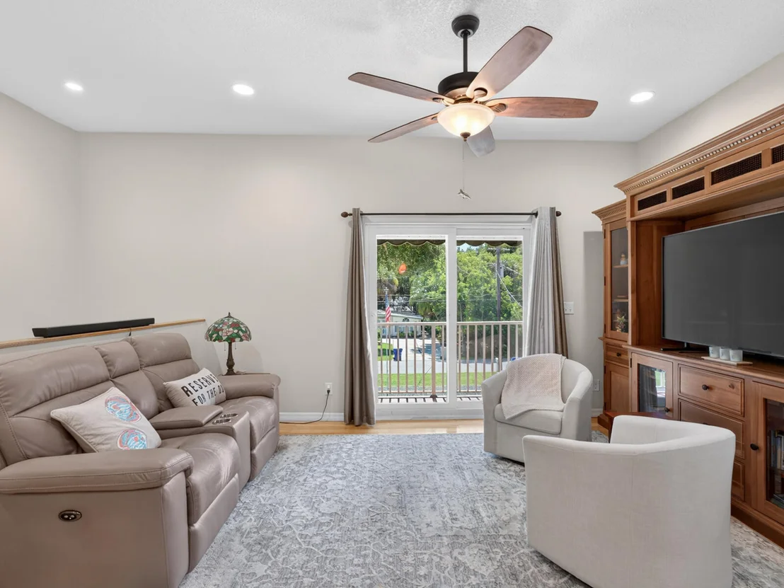 Photo of 9435 Frangipani Drive