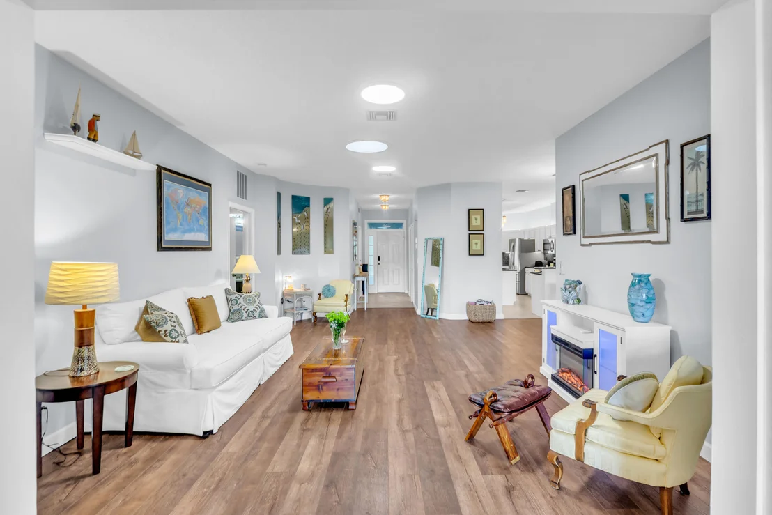 Photo of 401 Tamarind Place