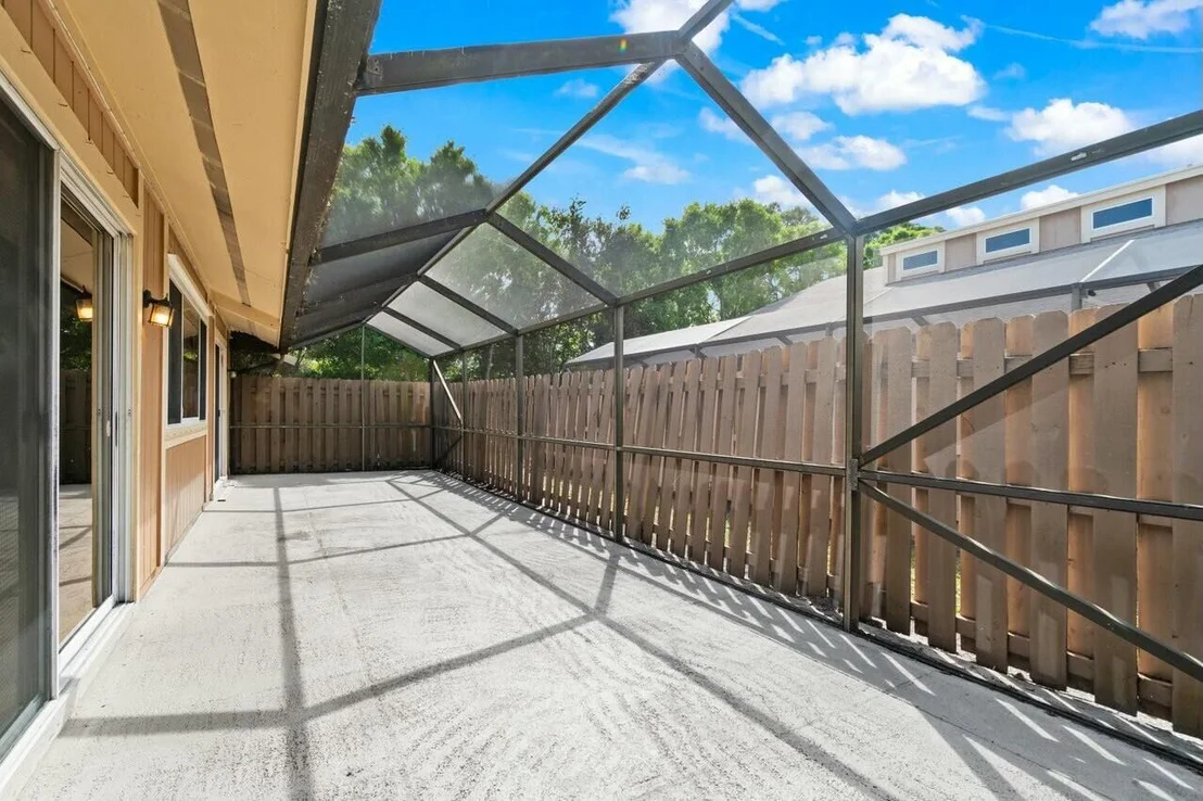 Photo of 262 Maplecrest Circle