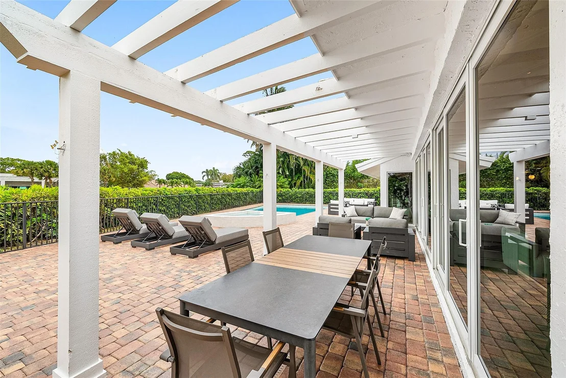 Photo of 4877 Pineview Circle
