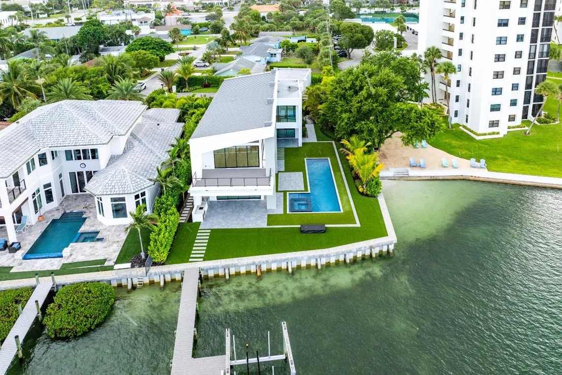 Photo of 3445 Harbor Road N