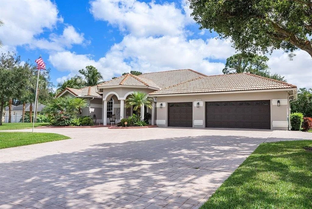 Photo of 8360 Arrowhead Drive