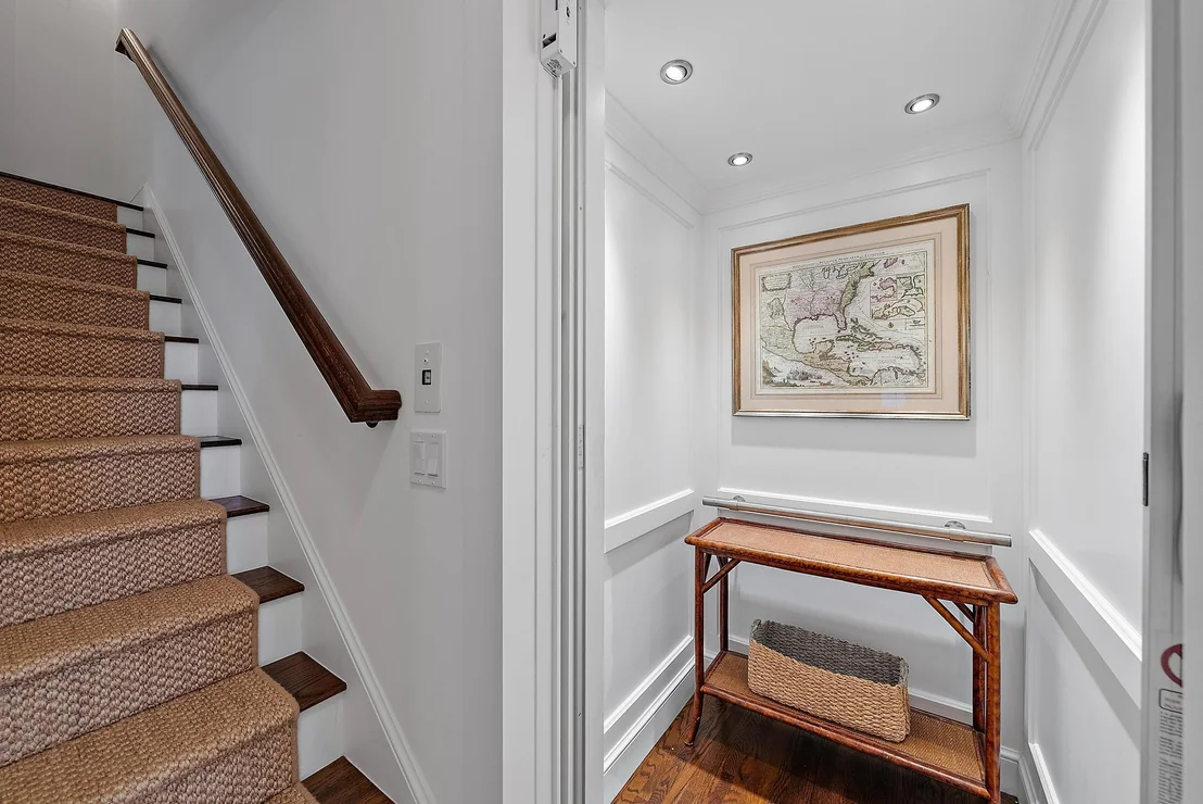 Photo of 142 Seaspray Avenue